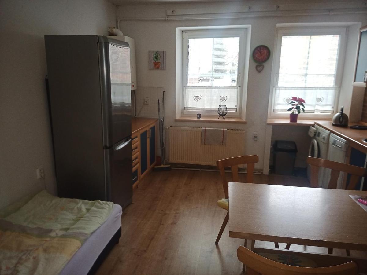 Апартаменты Na Cervene Louce Apartman Хеб Экстерьер фото
